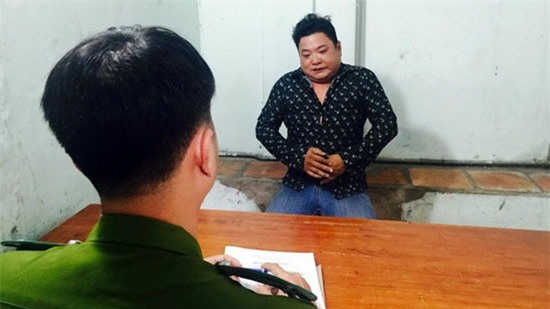 Xe ôm dọa tung ảnh nóng ép người vi phạm vào nhà nghỉ