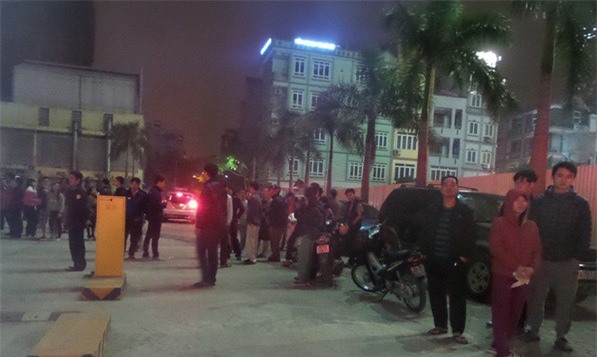 Cháy chung cư lúc nửa đêm, hàng trăm người tá hỏa chạy nạn