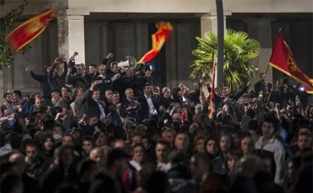 Hàng nghìn người xuống đường biểu tình phản đối Montenegro gia nhập NATO
