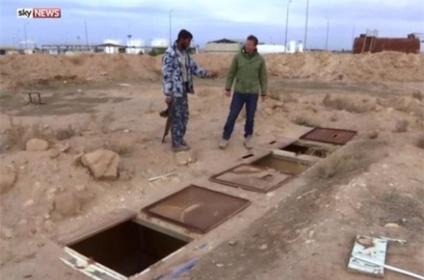 Cảnh man rợ, quái đản nơi IS giam giữ các tù nhân nữ