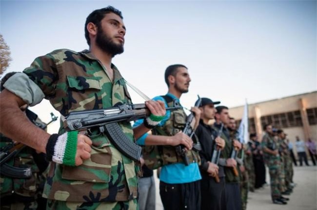 Nga bất ngờ thừa nhận tài trợ vũ khí cho quân nổi dậy ở Syria