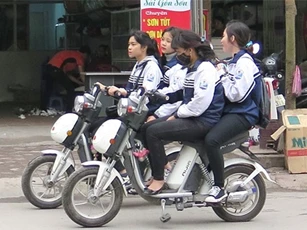Sẽ thu lệ phí đăng ký và cấp biển xe máy điện từ 1/7/2016