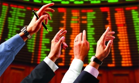 TTCK 2015: Giao dịch cổ phiếu và chứng chỉ quỹ bình quân đạt 2.495 tỷ đồng/phiên