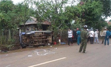 Bàng hoàng 4 nữ sinh thương vong trên đường đi học