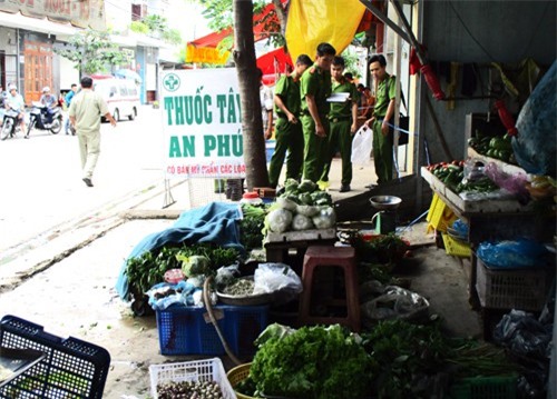 Người đàn ông mất mạng vì ngăn hàng xóm chặt cây vỉa hè