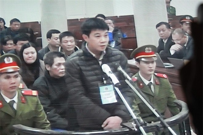 Xử đại án gần 2.500 tỷ tại Agribank: Bị cáo bất ngờ đòi xe Bentley 3,5 tỷ