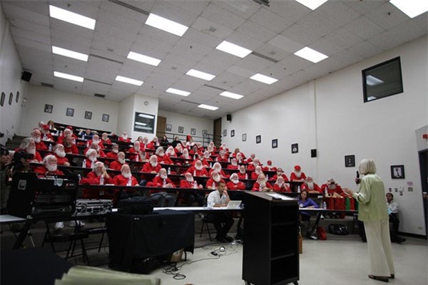 Độc đáo: Trường đào tạo... ông già Noel chuyên nghiệp