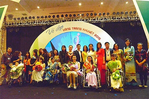  Vẻ đẹp Vầng trăng khuyết 2015: Thành công rực rỡ!