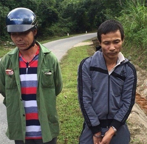 Bắt 2 kẻ liều mạng vận chuyển 370 viên ma túy từ biên giới Việt - Lào