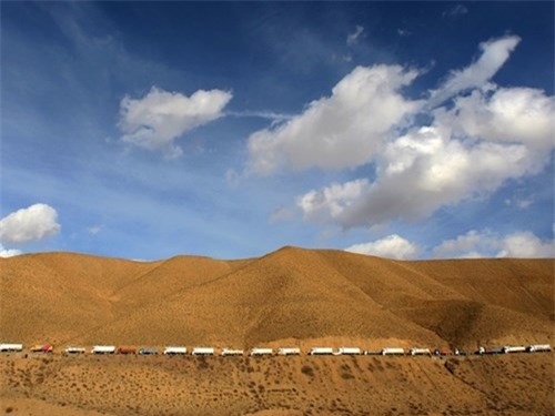 Nga tiết lộ xe chở dầu của IS vẫn "âm thầm" sang Thổ Nhĩ Kỳ