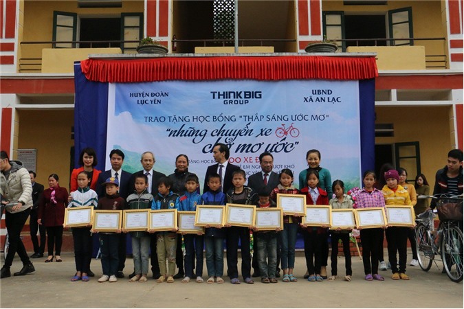 Yên Bái: Think big group tặng 200 xe đạp cho học sinh nghèo