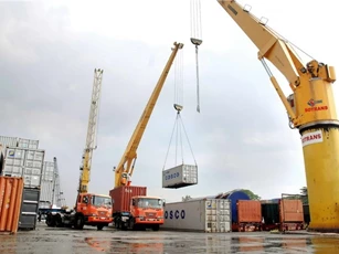 Năm 2015, kim ngạch nhập khẩu hàng hóa ước đạt 165,6 tỷ USD