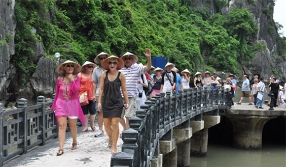 Khách quốc tế đến Việt Nam giảm lần đầu tiên kể từ 2009