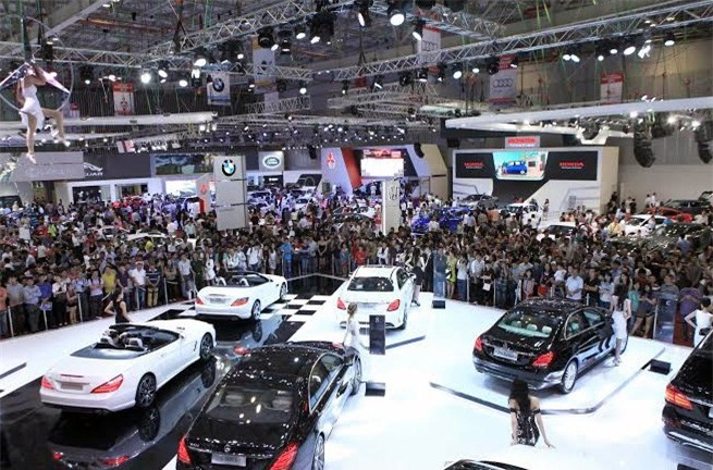 Năm 2015, người Việt "mạnh tay" mua ô tô nhập khẩu, cao nhất ASEAN