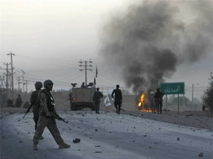 Tấn công liều chết bằng bom xe gần sân bay Kabul ở Afghanistan