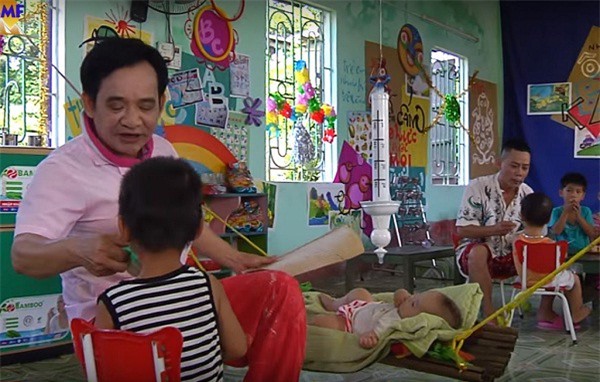 Hài Tết 2016: "Làng ế vợ" làm khán giả cười nghiêng ngả