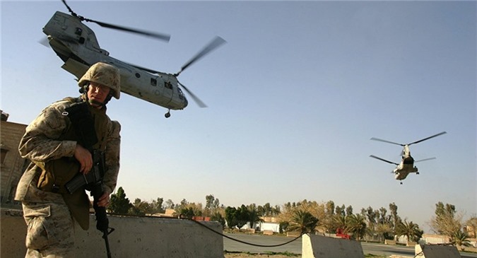 Không quân Mỹ bị tố dùng trực thăng sơ tán các chỉ huy IS khỏi Ramadi