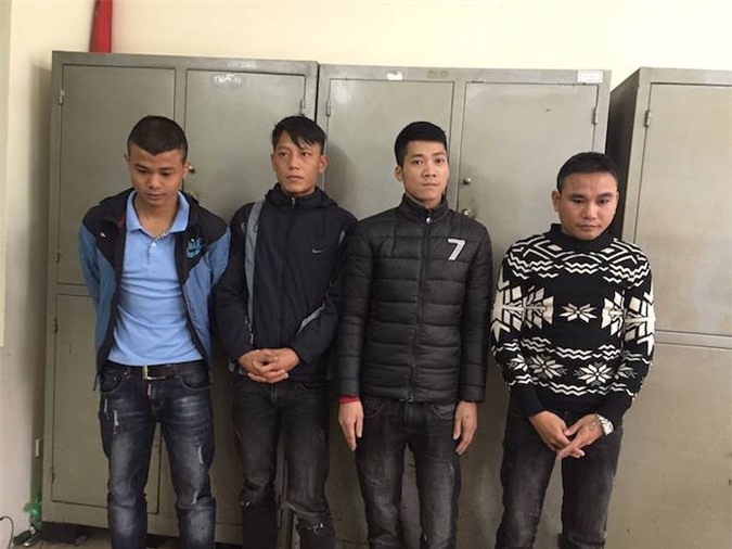 Bắt nhóm đối tượng đánh giày "chặt chém" khách nước ngoài