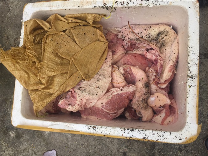 Hà Nội: Phát hiện gần 2 tạ gầu bò đang phân hủy, bốc mùi