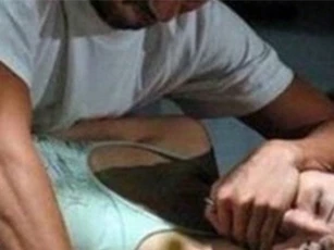 Sốc: 5 nam sinh lớp 9 bủa vây khống chế, hãm hại cô giáo