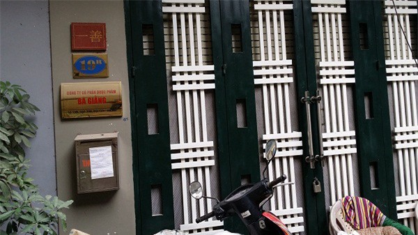 Đình chỉ lưu hành 2 loại thuốc, Cty thuốc Bà Giằng đóng cửa “bất thường”?