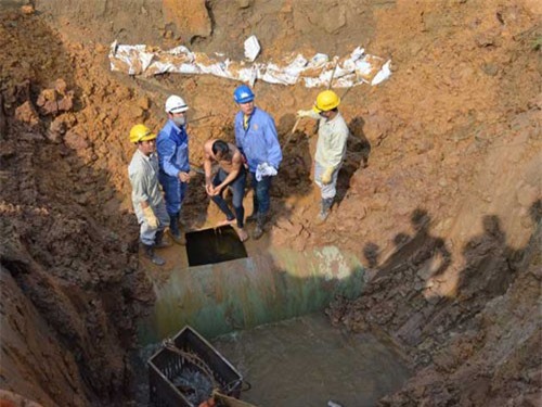 Đường ống nước sạch sông Đà lại vỡ lần thứ 17