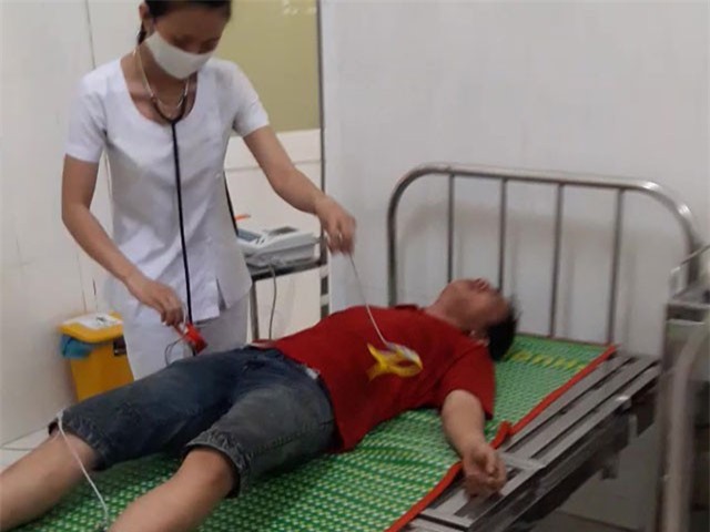 Hàng trăm người dân đi cấp cứu sau khi hít phải khí lạ từ xe đầu kéo