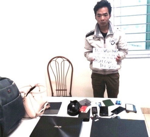 Bắt kẻ gian trộm cắp hành lý tại sân bay Nội bài 