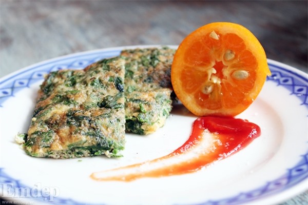 Trứng gà ngải cứu, ngon nhưng không phải ai cũng nên ăn