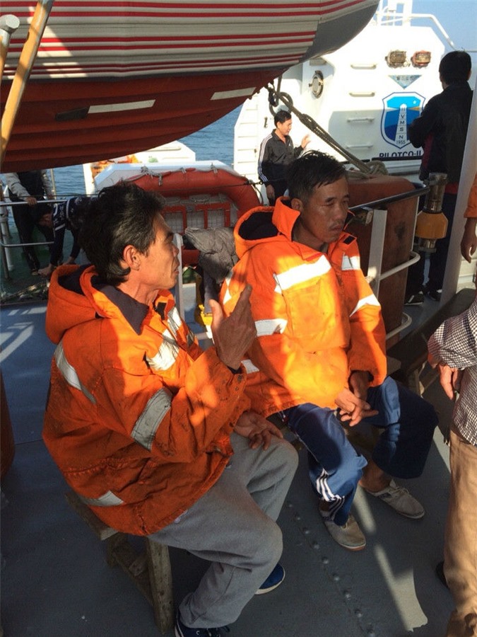 Tàu biển chìm nghỉm sau cú đâm nhau, 1 thuyền viên mất tích