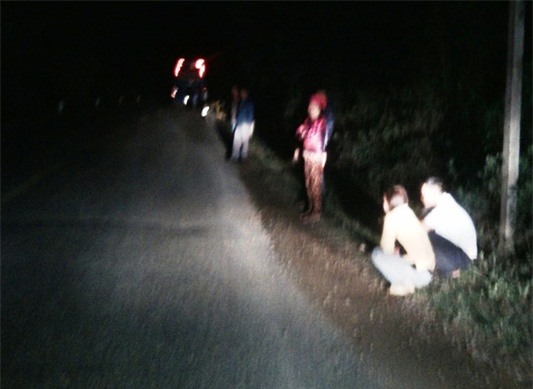 Xót xa 2 thanh niên bị xe khách tông xuống vực, tử vong