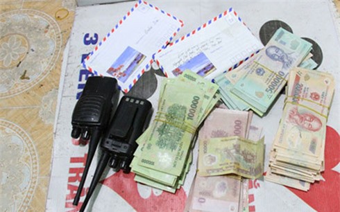 Lào Cai: Bắt 62 đối tượng tại sới bạc trên nhà nổi 