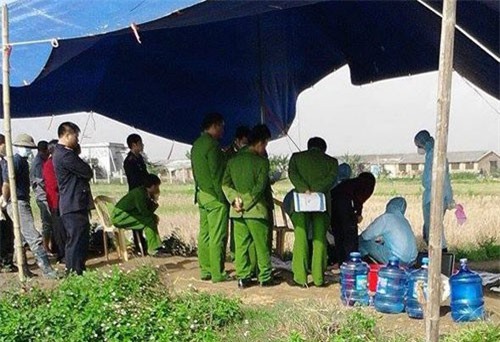 Bàng hoàng bé 3 tuổi vạch trần ông nội bóp cổ cụ bà 104 tuổi đến chết