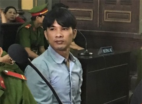 Chắp tay xin lỗi chủ nợ, con nợ vẫn bị đâm chết