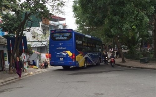 Đạo chích táo tợn trộm cả xe khách giường nằm 45 chỗ