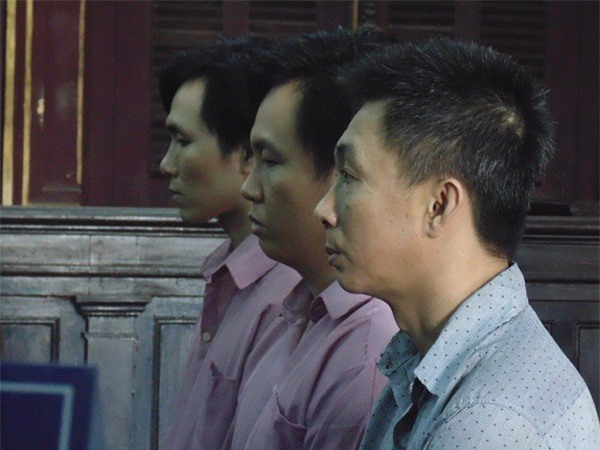 Mẹ nghèo khóc cạn nước mắt vì 3 con trai phạm tội giết người