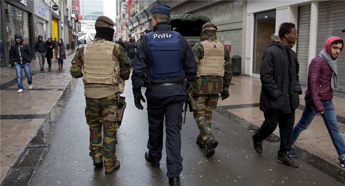 Bỉ phát hiện xưởng chế đai bom tự sát trong vụ khủng bố Paris ở Brussels