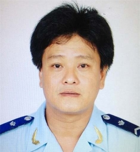 Bắt khẩn cấp cán bộ hải quan ăn hối lộ nhiều phong bì chứa tiền tỷ