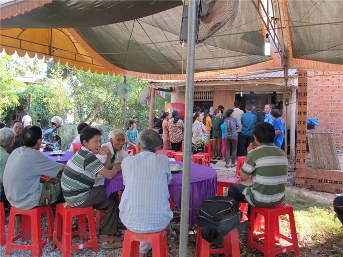 Đánh chết hàng xóm vì đang ăn trộm đồ bị phát hiện