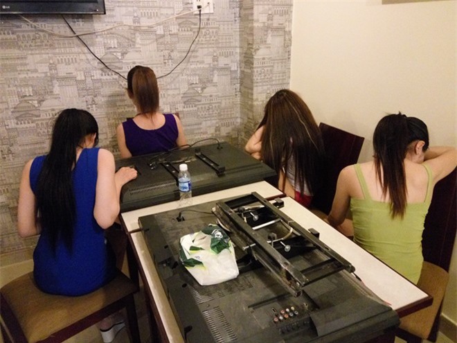 Nhân viên massage kích dục 'tăng ca' kiếm tiền triệu tiêu Tết