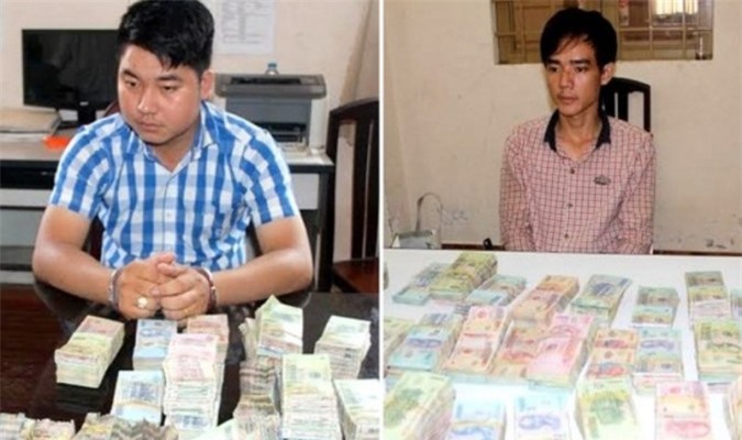 Bắt 2 kẻ vận chuyển hơn 5 tỷ đồng tiền mặt về Việt Nam