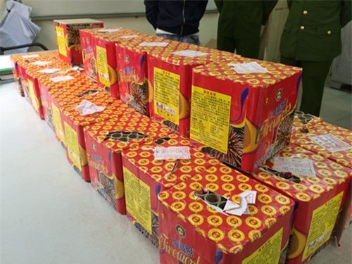 Dịp cận Tết nguyên Đán: Lại "nóng" buôn bán pháo lậu