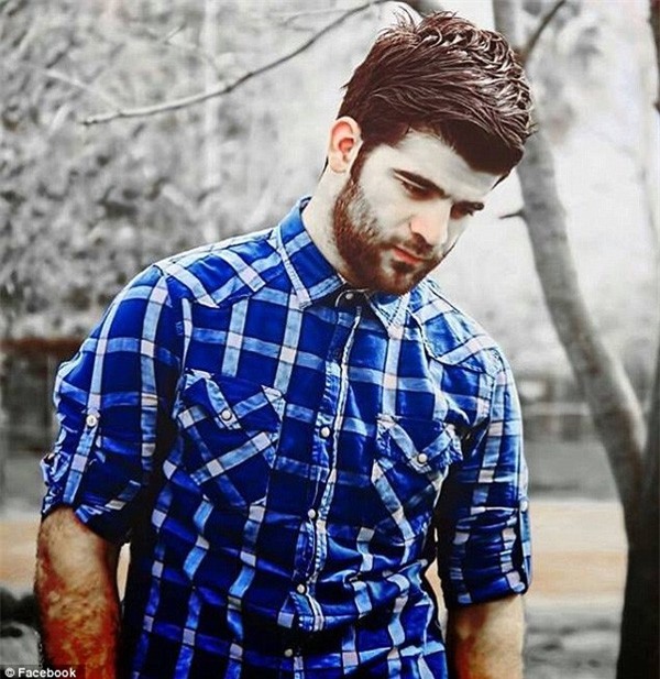 "Mỹ nam" IS bất ngờ dụ dỗ "cô dâu thánh chiến"