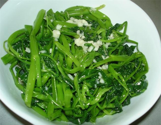 Những thói quen xấu biến rau xanh thành... độc tố