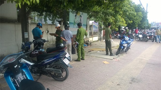 Tá hỏa chứng kiến người đàn ông chết tại cổng bệnh viện