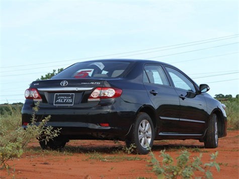 Toyota Việt Nam triệu hồi gần 2.000 xe để sửa lỗi cửa kính