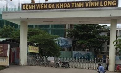 Bắt kẻ cầm dao xông vào bệnh viện truy sát bệnh nhân