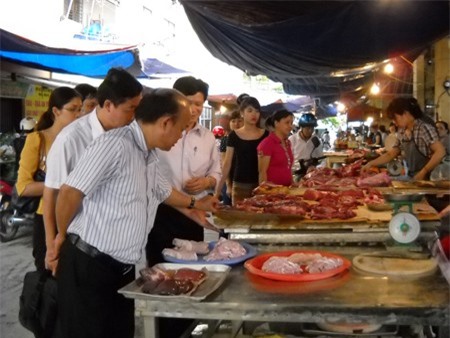 Tăng cường kiểm soát an toàn vệ sinh thực phẩm dịp Tết