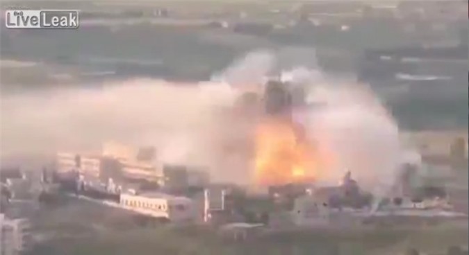 Tiêm kích ném bom của Nga phá nát kho vũ khí Thổ Nhĩ Kỳ tuồn cho IS