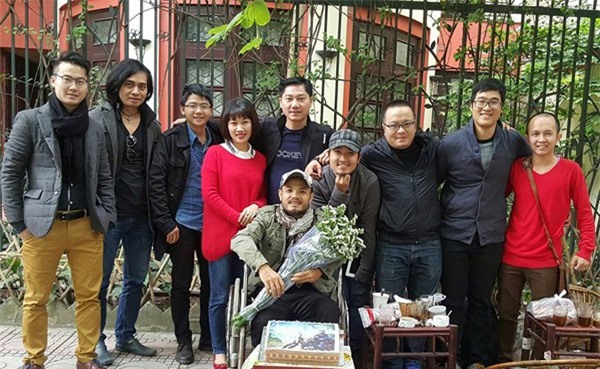 Trần Lập có thể ngồi xe lăn hát "Đôi bàn tay thắp lửa"